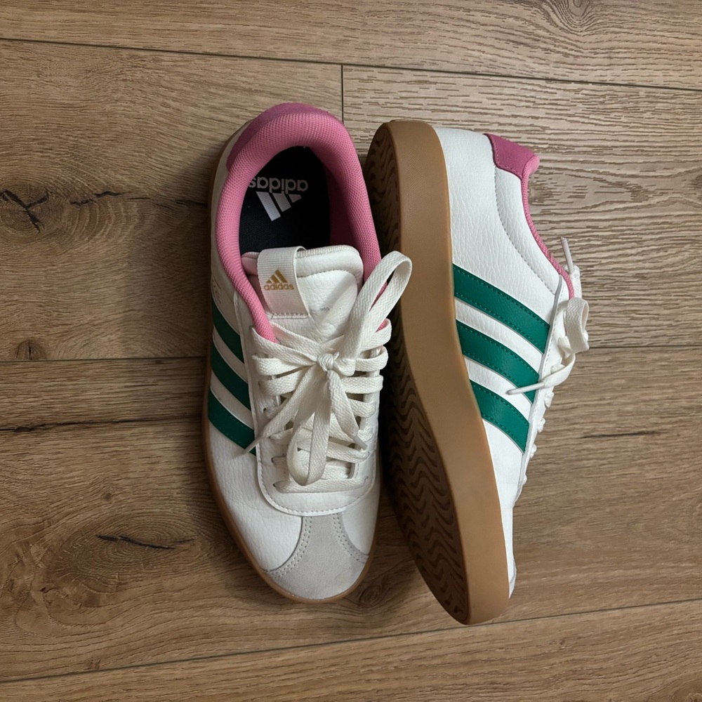 Adidas womens court sneakers